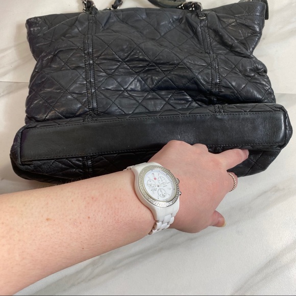 CHANEL Auth Lambskin Bag w Classic Chain - Picture 3 of 8